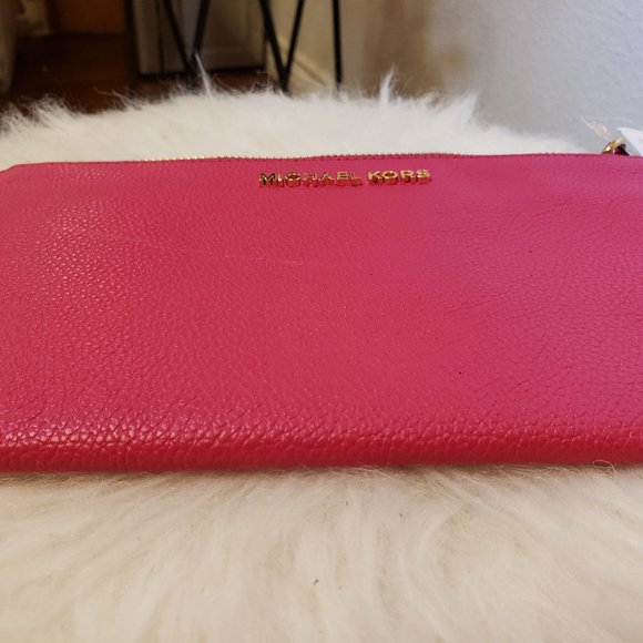 Michael Kors Clutch wristlet hot pink “barbie core” - Picture 3 of 8